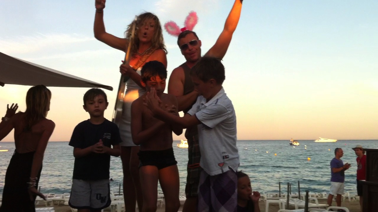 Saint Tropez 2010 - Moorea Beach Party 1.mov